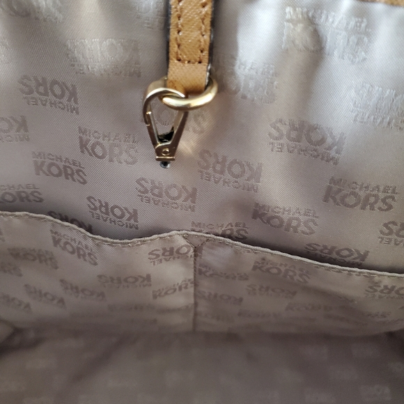 Michael Kors Tote Purse Camel color - Picture 7 of 11
